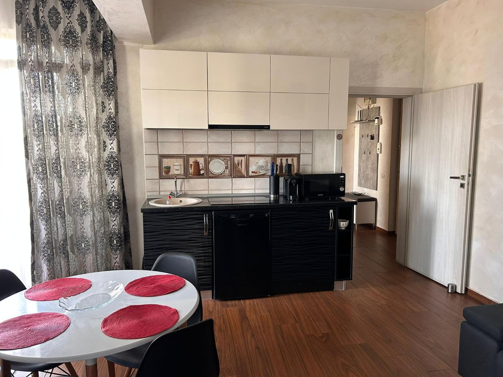 Twin Residence Five Mamaia Bagian luar foto